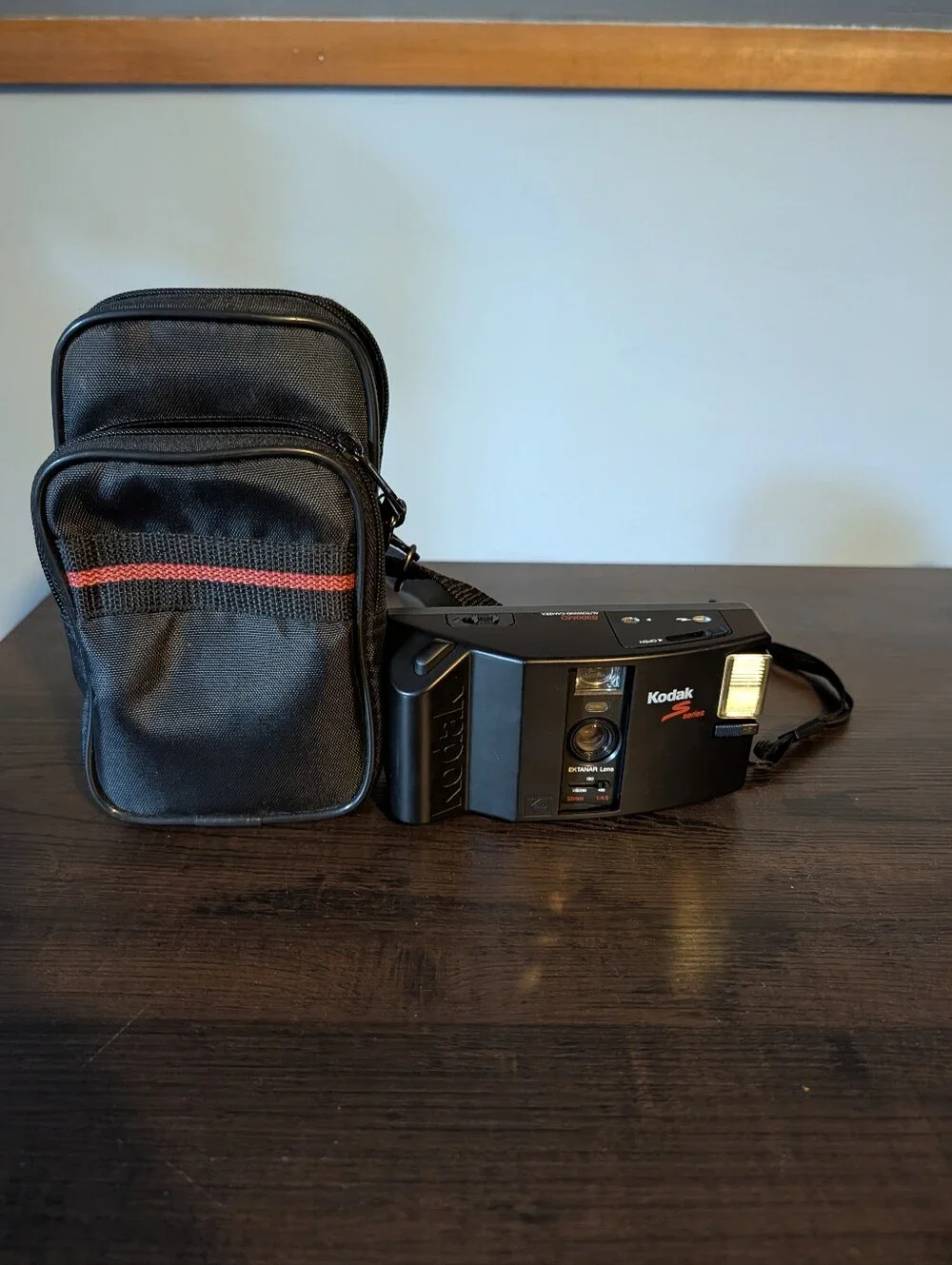 Kodak S Series S300MD 35mm Film Camera and camera bag